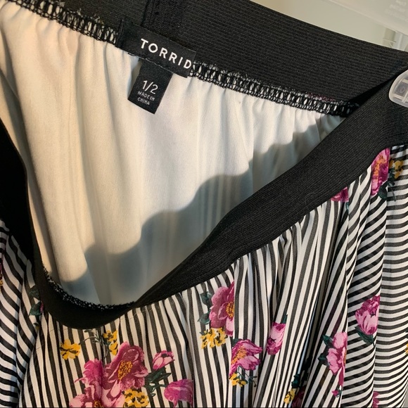 Torrid Skater Skirt Size 2X - Picture 4 of 12